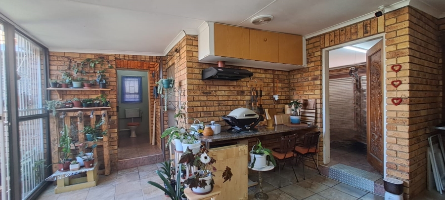 4 Bedroom Property for Sale in La Provance Free State